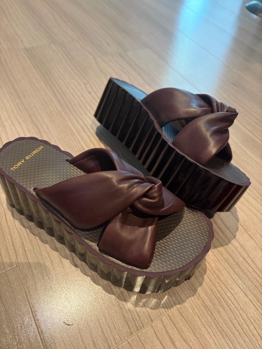 Tory Burch Malbec Knotted Scallop Wedge Slide